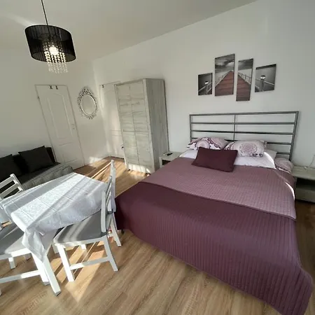 Martyna-pokoje Blisko Plazy Homestay *